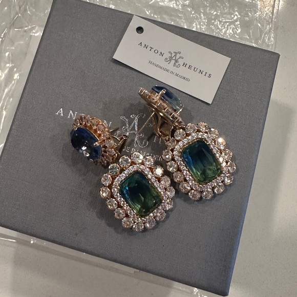 Stud With Clip Oval & Cluster Pendant in Blue, Green, & Gold Anton Heunis - Picture 1 of 5